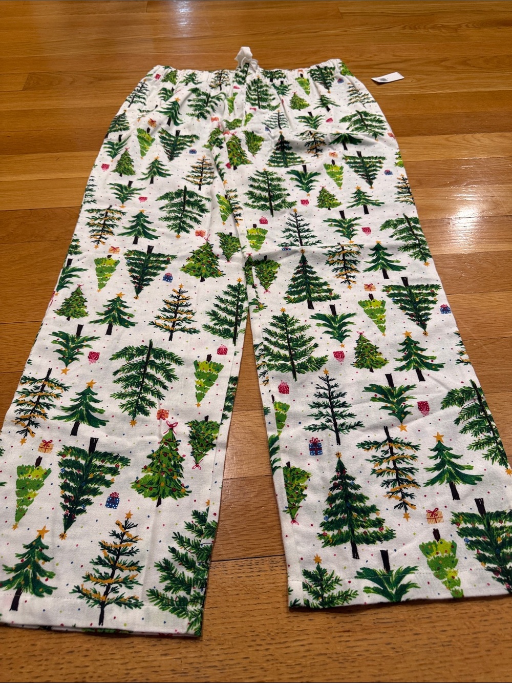 NWT Old Navy women’s pajamas bottoms size medium.